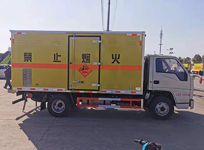 泸县爆破器材运输车技术升级与安全合规新趋势